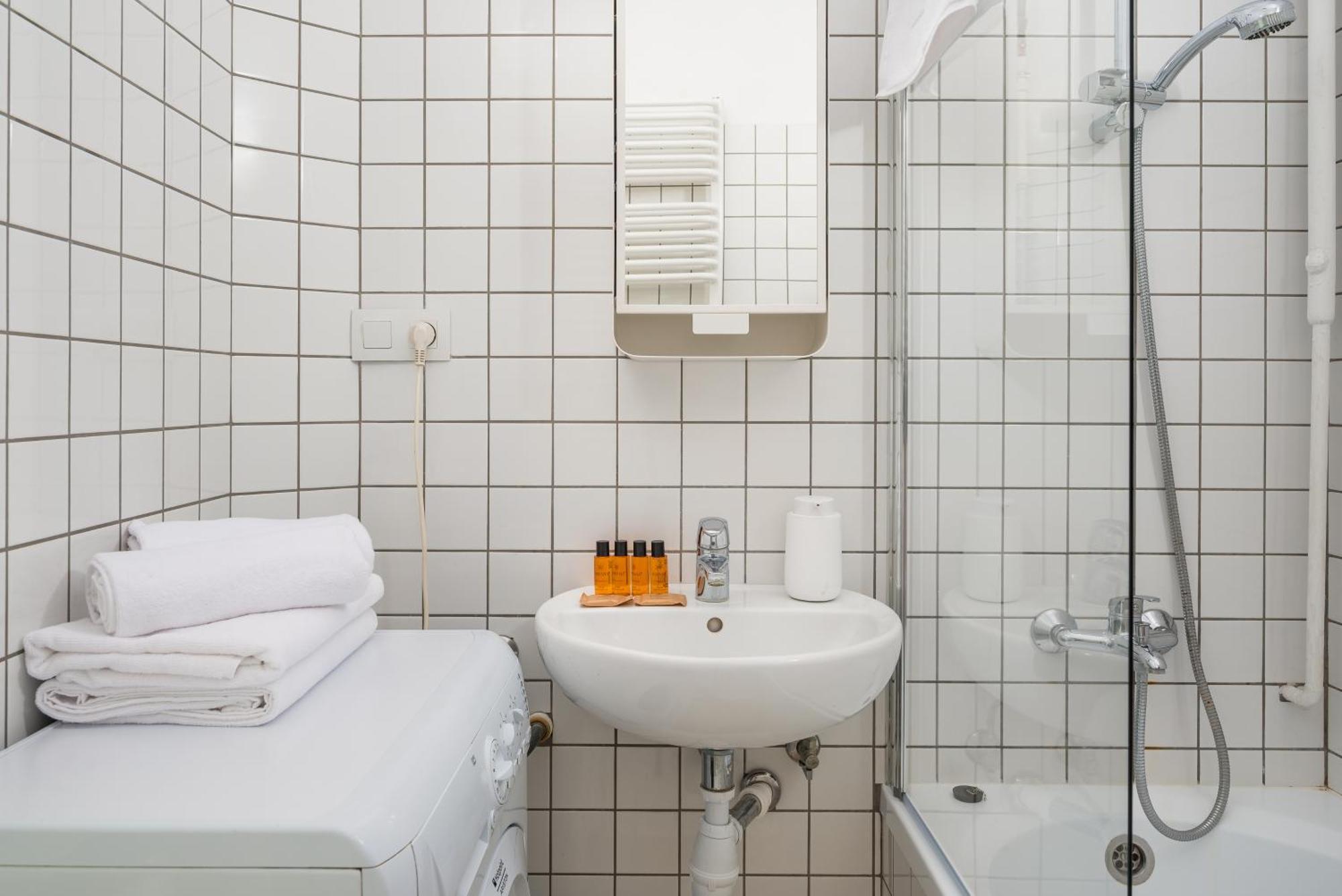 Wola Ratusz Homely Apartment Varsó Kültér fotó