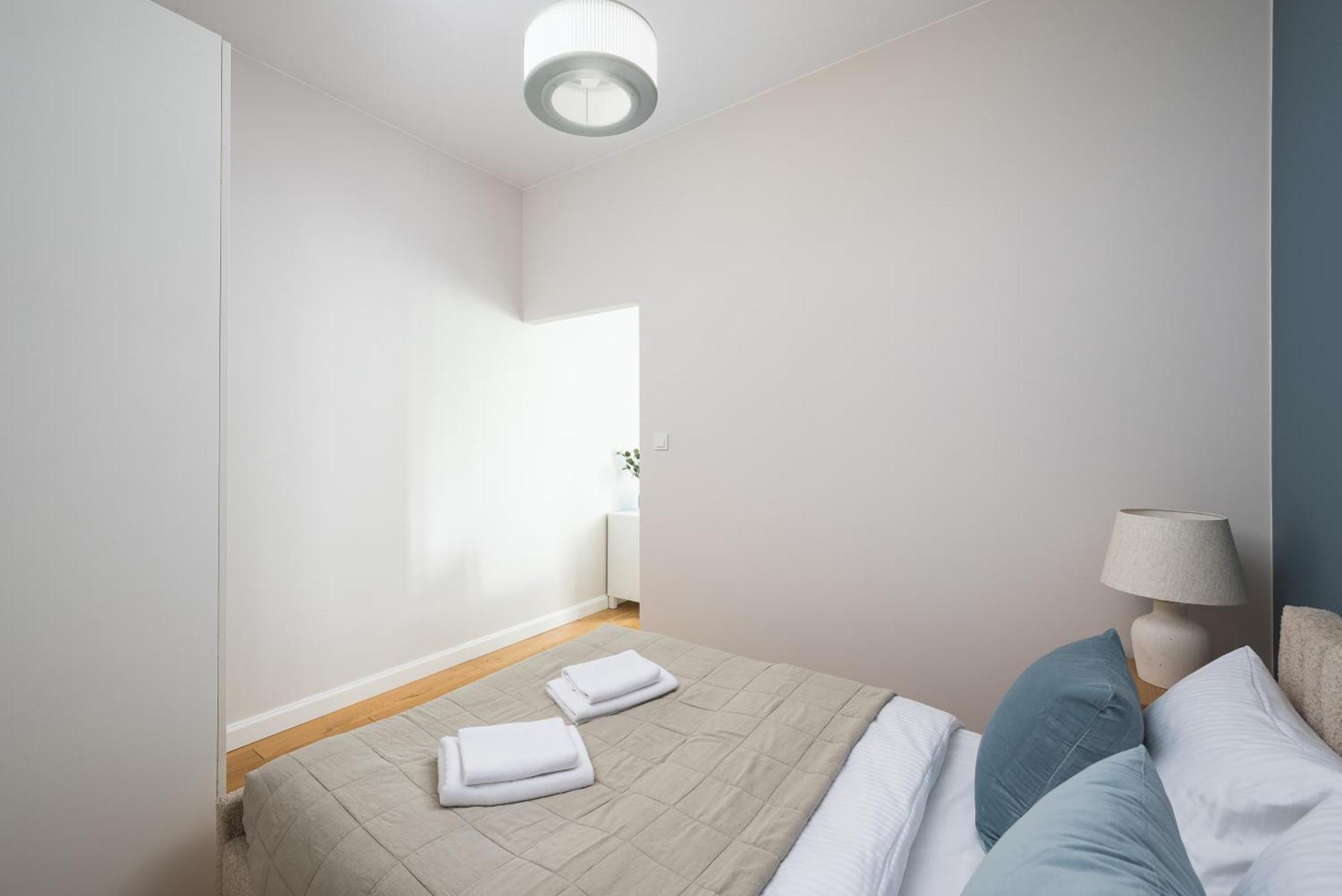 Wola Ratusz Homely Apartment Varsó Kültér fotó
