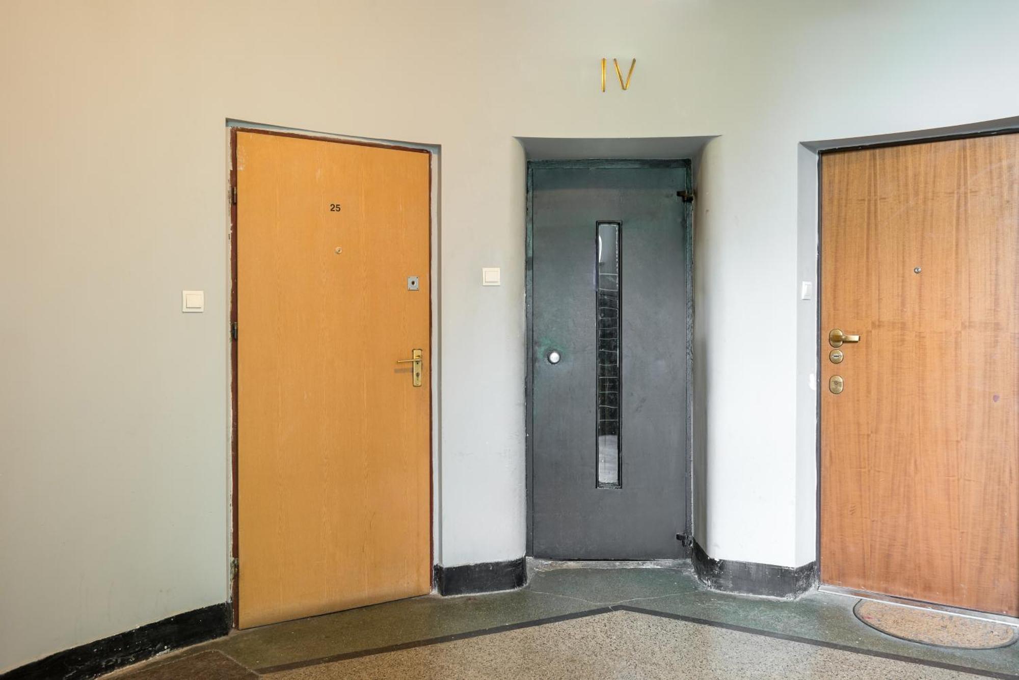 Wola Ratusz Homely Apartment Varsó Kültér fotó