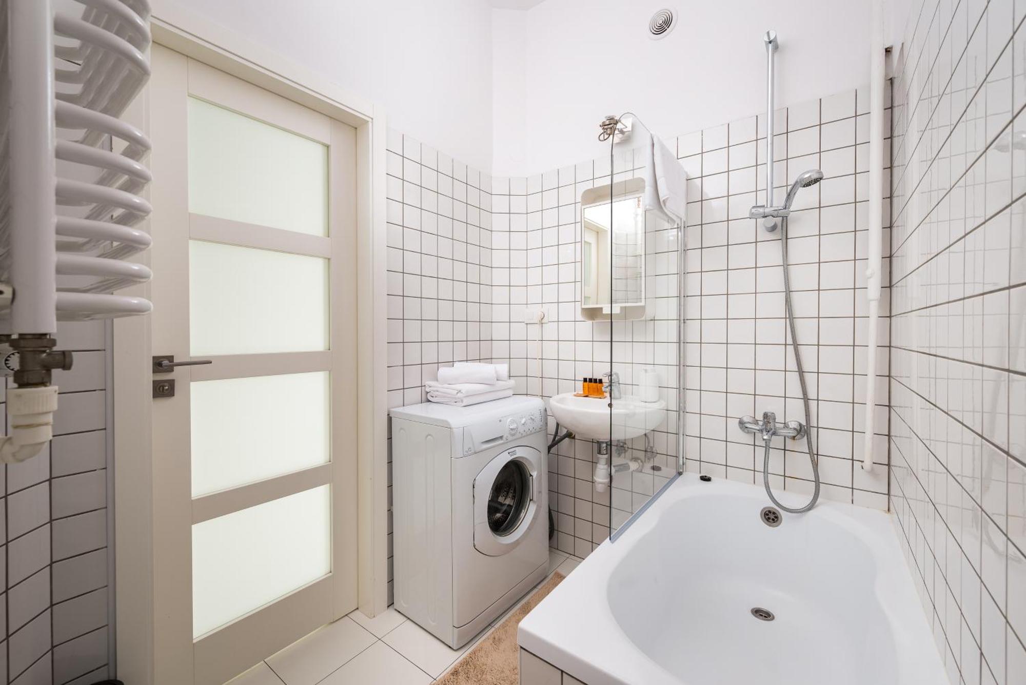 Wola Ratusz Homely Apartment Varsó Kültér fotó